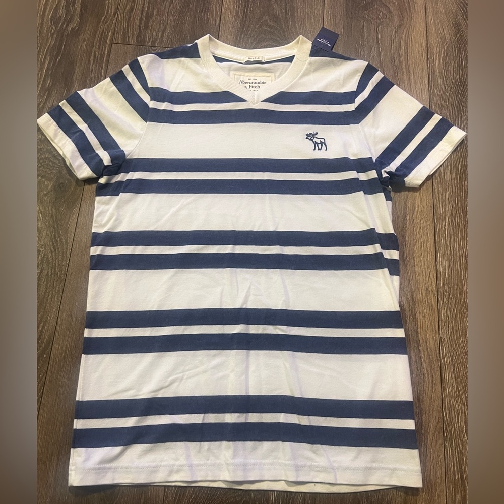 A&F MUSCLE T SHIRT NEW WITH TAGS
